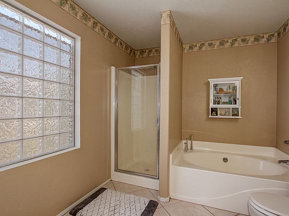 2nd image of 633 E Flintlock Pl