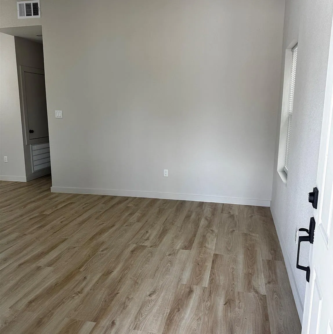 3 bed, 2.0 bath, 1200 sqft, $1,650 — Photo 3