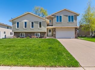 4535 31st St, Bettendorf, IA 52722