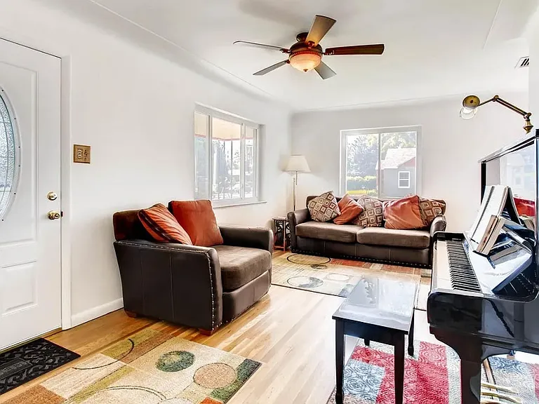 3010 N Leyden St — Photo 3