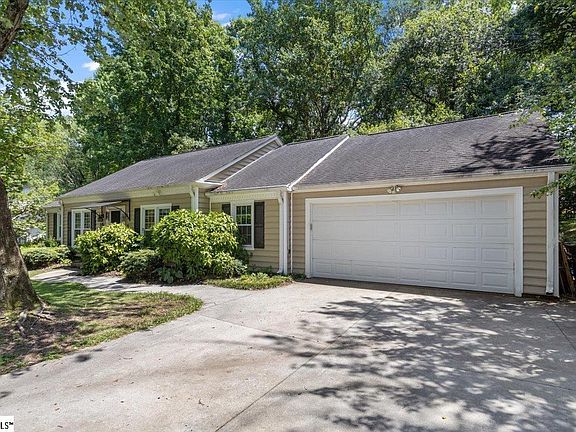 2nd image of 21 Olde Orchard Ln