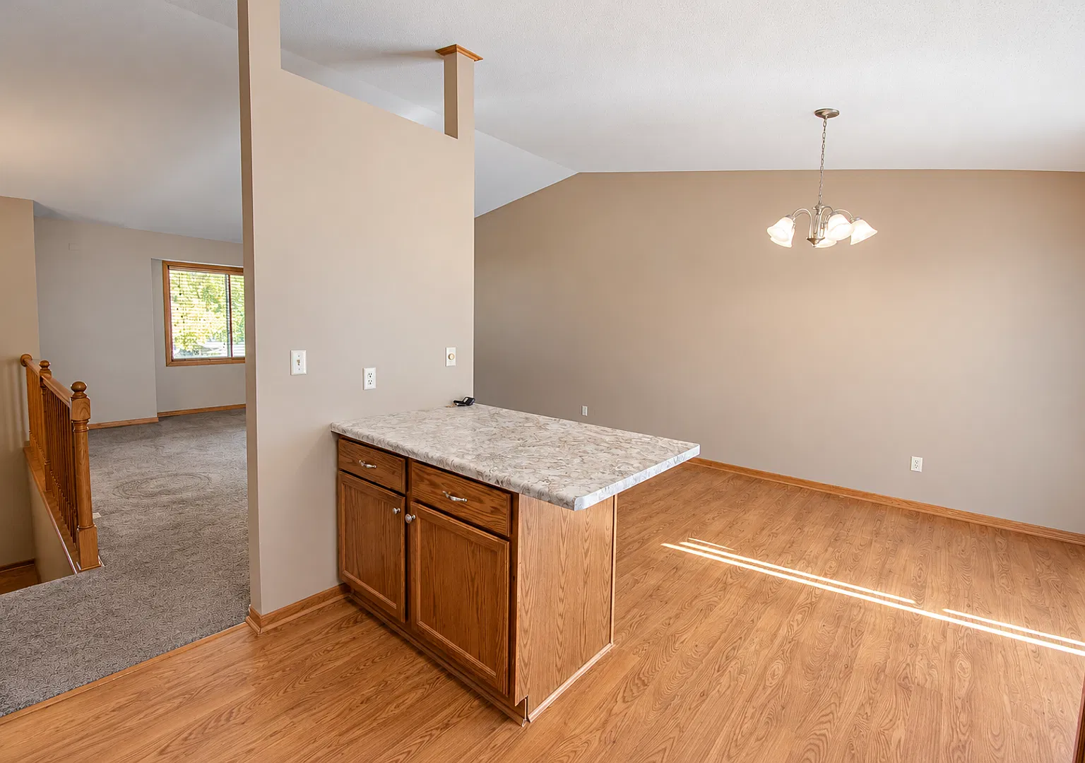 4 Beds + Finished Lower Level in Convenient NW Location — Photo 4