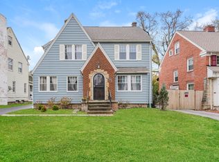 16256 Oakhill Rd, Cleveland Heights, OH 44112