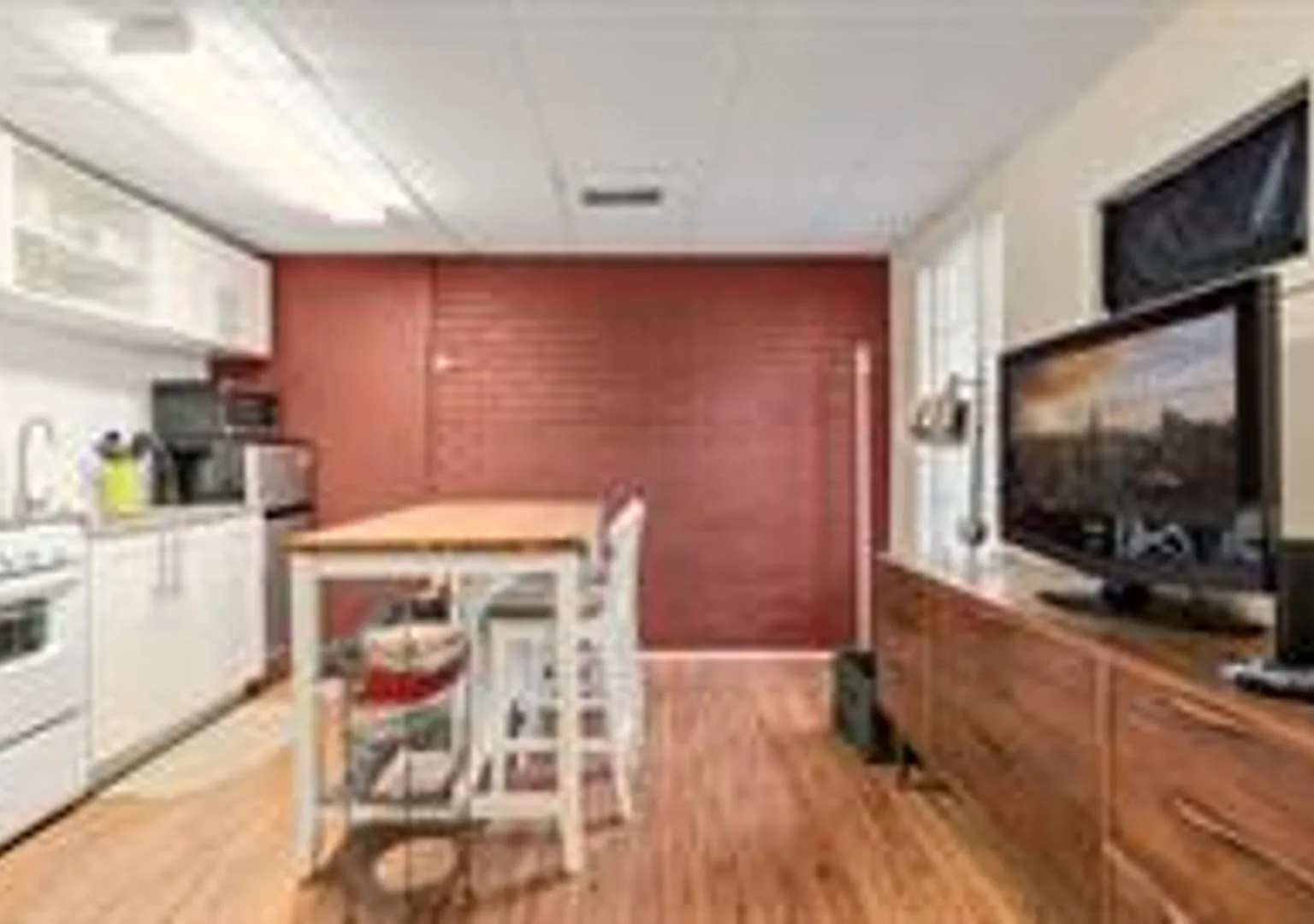411 Baker Lane — Photo 2