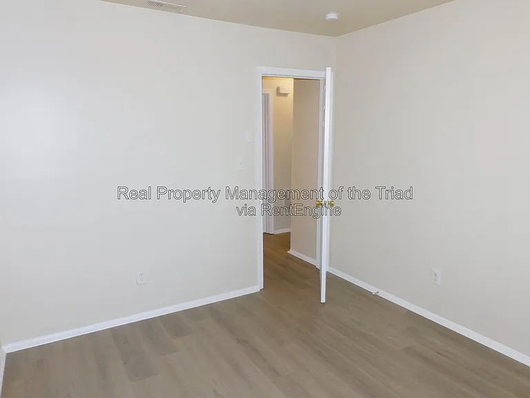 4302 Parker St #F — Photo 10
