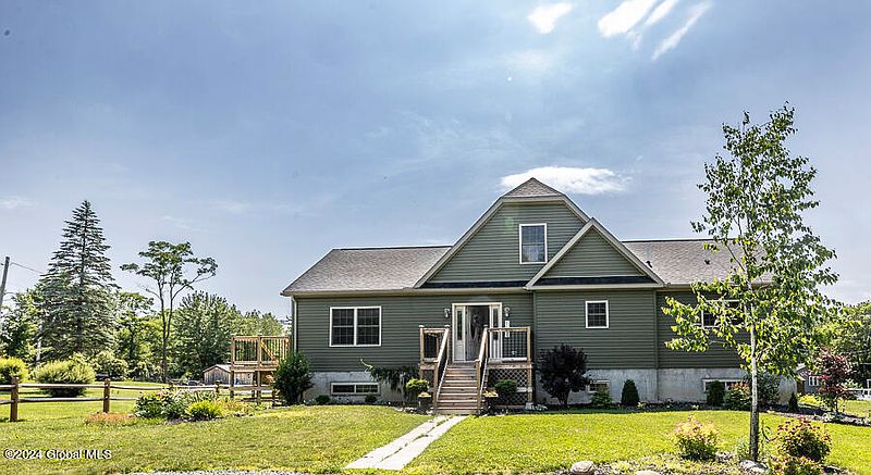 3rd image of 116 Mallard Avenue
