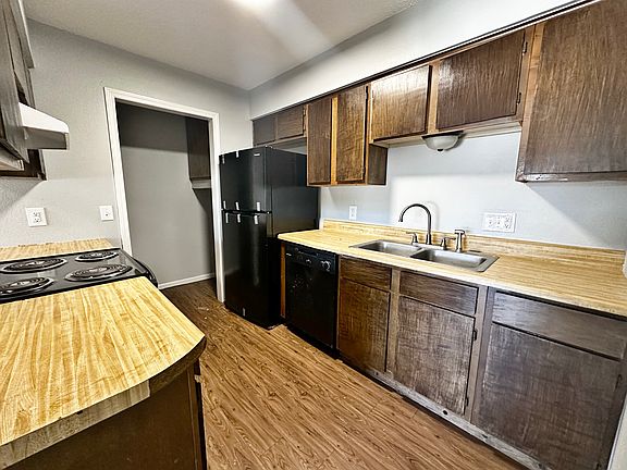 4th image of 920 NE Tortoise Dr Unit 3
