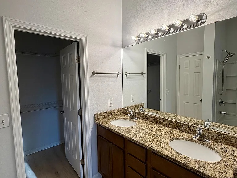 13305 Solar Dr — Photo 14