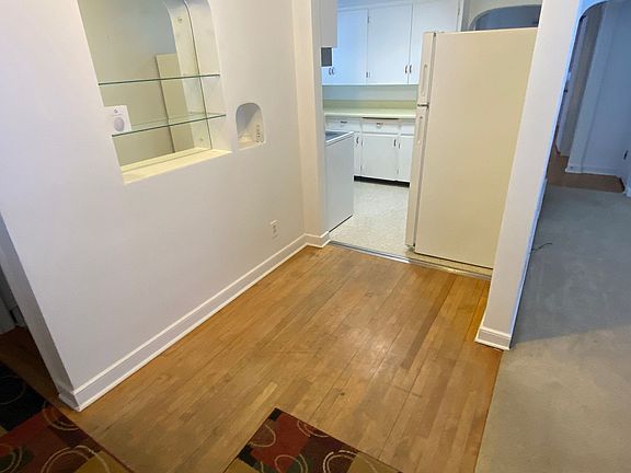 5th image of 315 W Wausau Ave