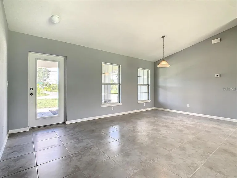 27307 Tierra Del Fuego Cir — Photo 8