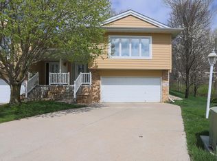 130 McKenzie Cir, Council Bluffs, IA 51503