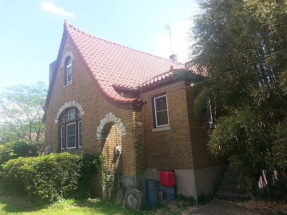 2nd image of 927 Kreis Ln