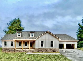 12 Tall Oaks Ln NE, Fairmount, GA 30139