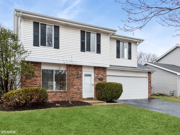 1718 Cumberland Rd, Aurora, IL 60504