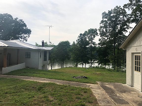 3rd image of 1009 Dogwood Ln