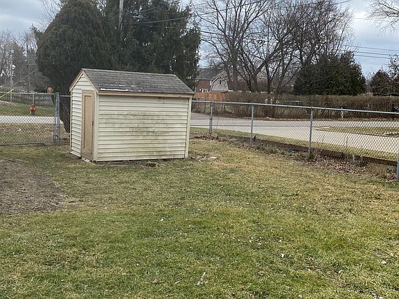 5th image of 3403 Ellenboro Dr