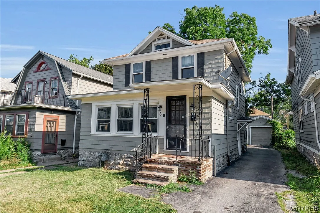4 bed, 1.0 bath, 1408 sqft, $2,000 — Photo 1