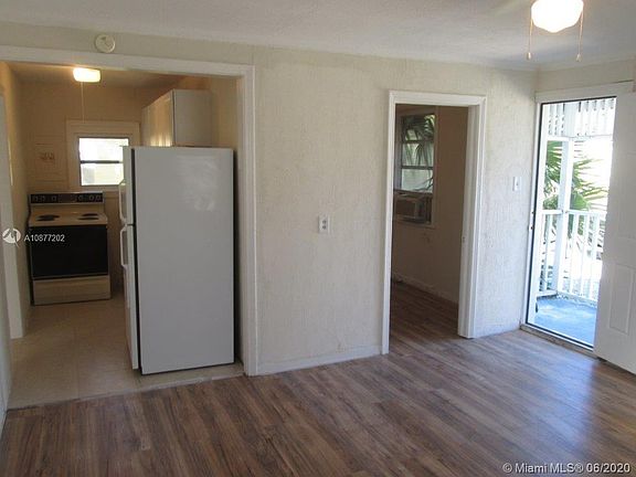 3rd image of 611 6th Ave N