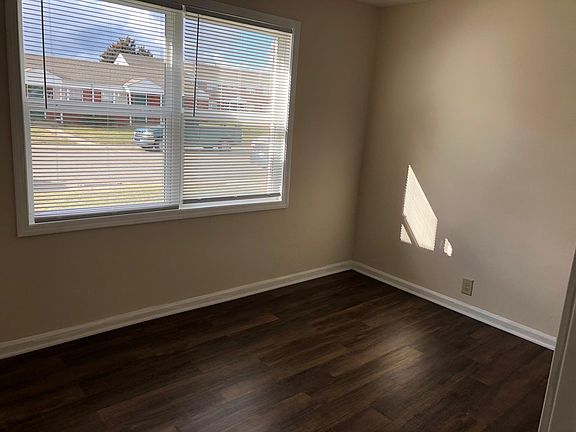 2nd image of 2361 Dawson St #2361