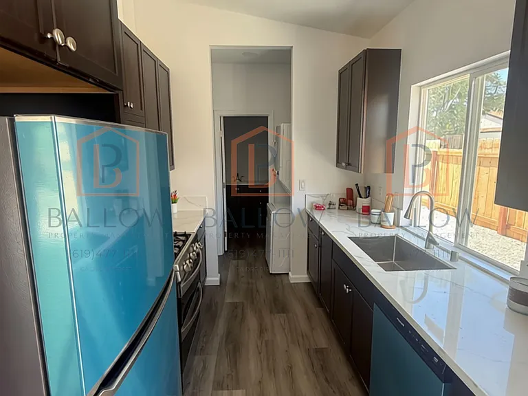10047 Woodpark Dr — Photo 1