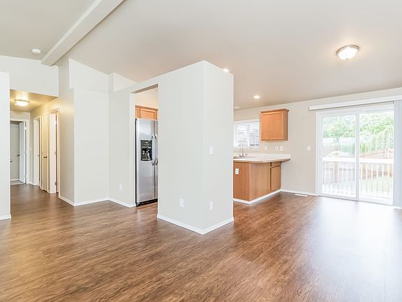 5th image of 8431 12th St NE