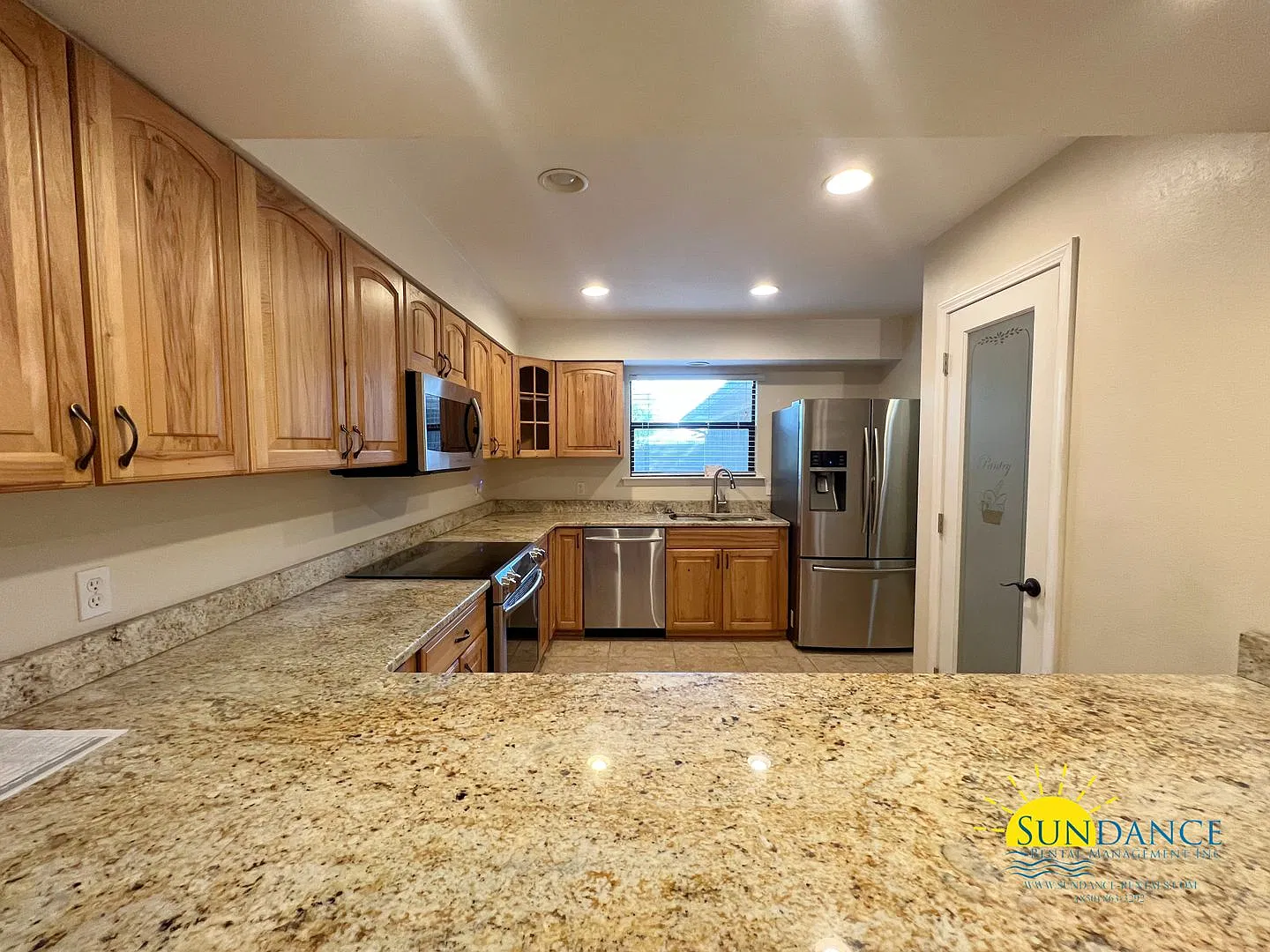 Stunning 3 Bedroom Home in Shalimar! — Photo 3
