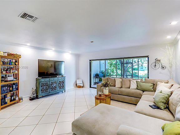 4th image of 3831 Estepona Ave #11-D-2