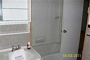 5th image of 963 Lincoln Dr E