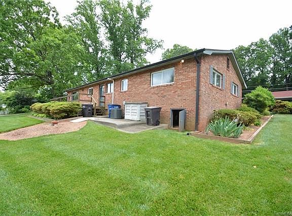 2nd image of 705 Oakdale Dr