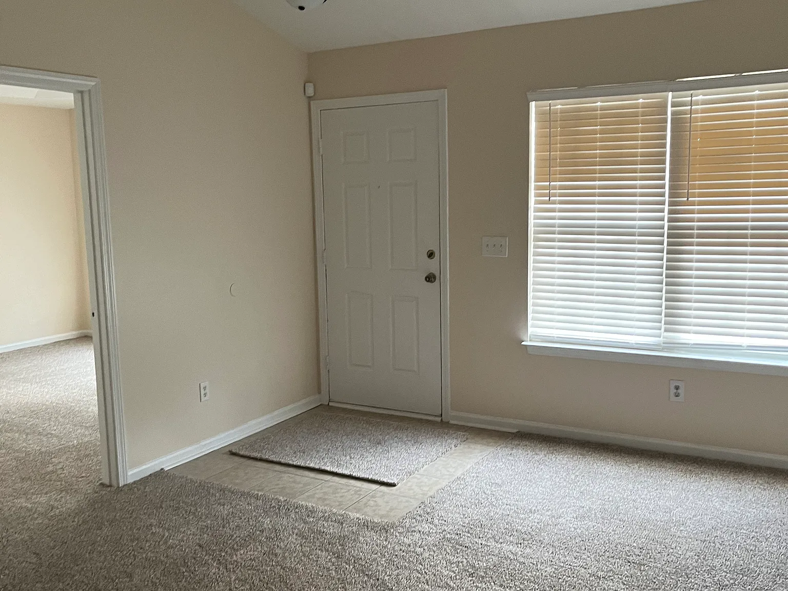 3 bed, 1016 sqft, $1,850 — Photo 3