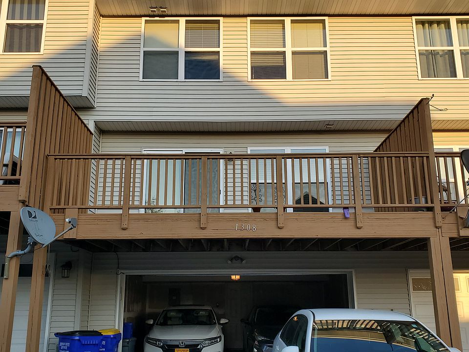 1st image of 1308 Nicholas Ln