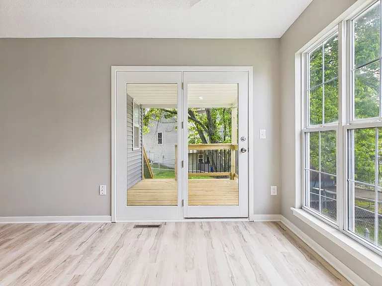 1206 Foxridge Dr — Photo 14