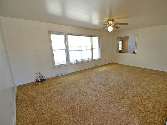 19 Ft. living Room