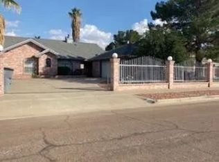 2112 Home Show Ln, El Paso, TX 79936