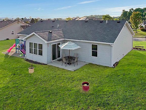 5th image of 3390 E Sherman St