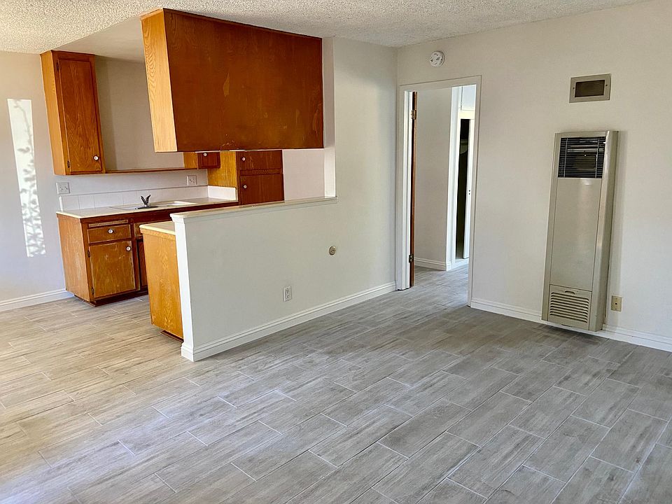 1st image of 921 E Las Tunas Dr APT D