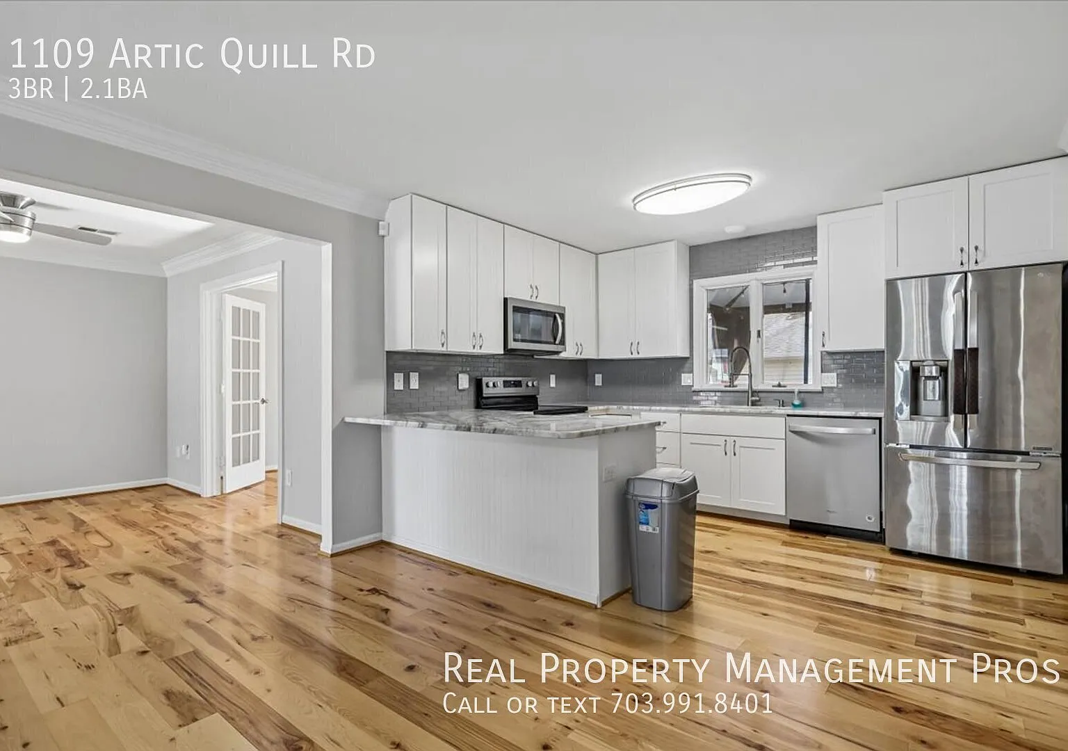 Beautifully Updated Single Family Home For Rent In The Heart of Herndon — Photo 4