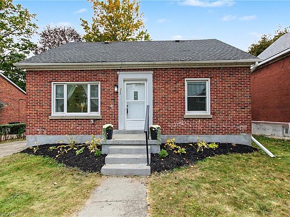 4th image of 223 Margaret Ave