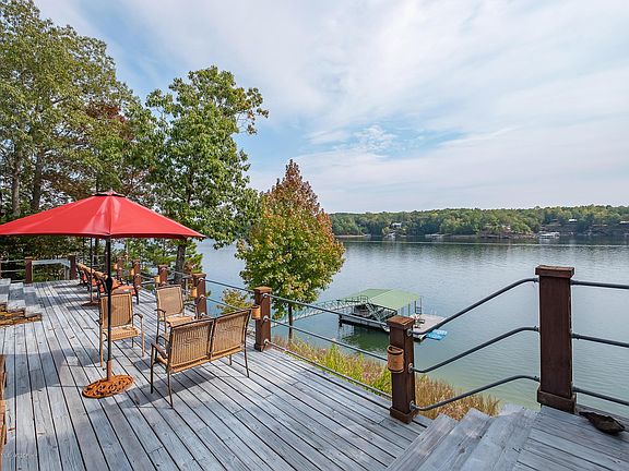 Image 4: Large Open Deck