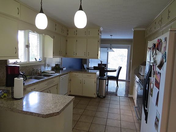 5th image of 1104 Prater Ln