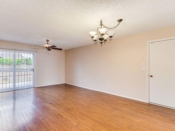 3rd image of 126 E Campo Bello Dr