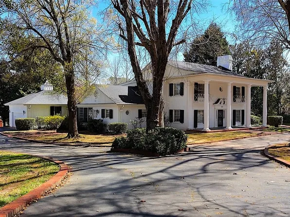 107 Lakeview Dr, Easley, SC 29642