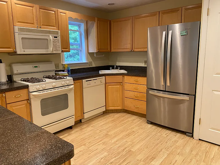 882 Indian Trail Blvd — Photo 7
