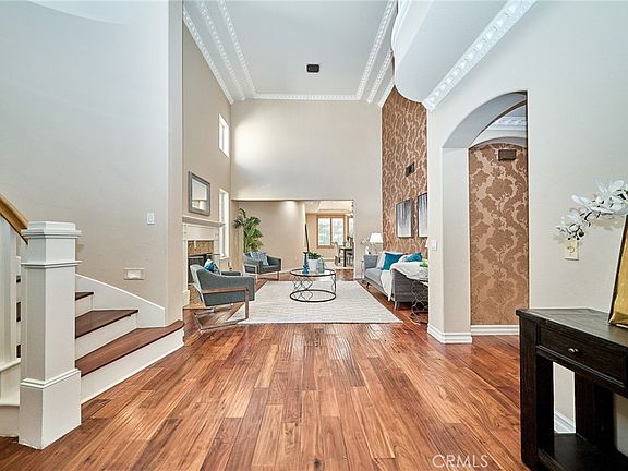 4th image of 32 Canyonwood