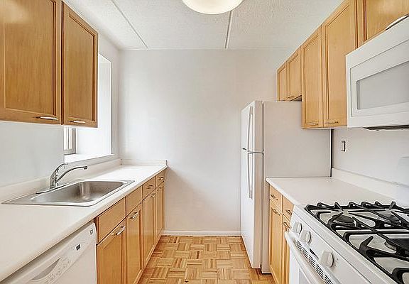 4th image of 345 E 64th St APT 5A