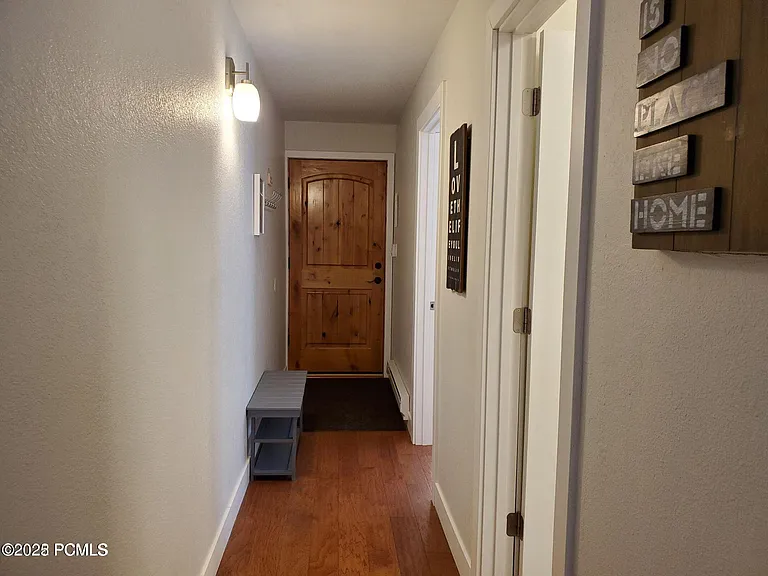 1530 Empire Ave #200 — Photo 3
