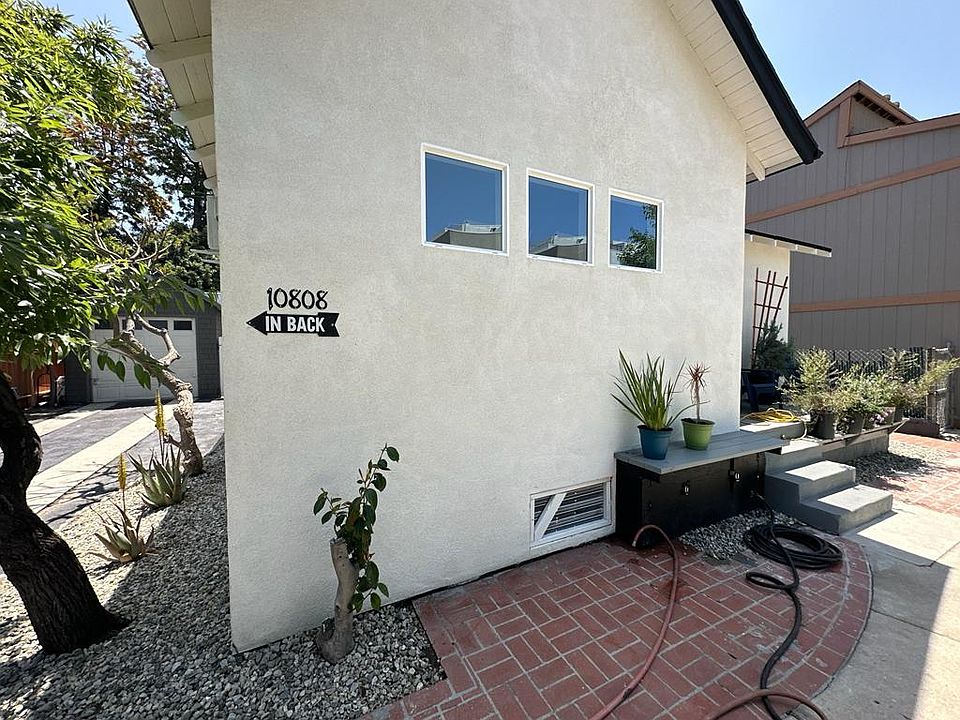 1st image of 10806 Sarah St #2