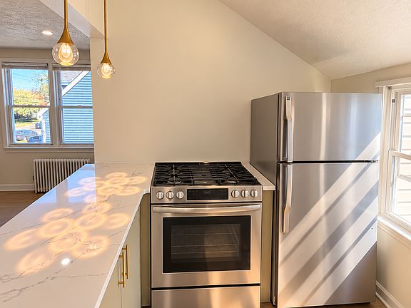 3rd image of 138 Atlantic Ave #2