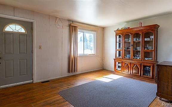 5th image of 58870 Stevens St