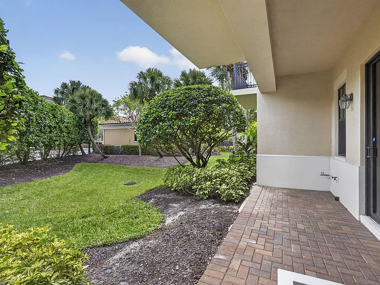 803 Del Sol Cir — Photo 45